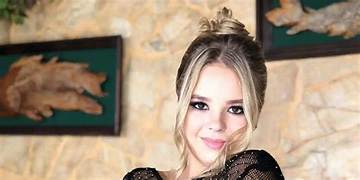 An Instagram Star's Wiki Bio